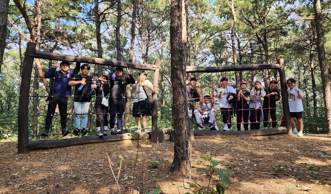 Fall hiking — group photo — photo 2